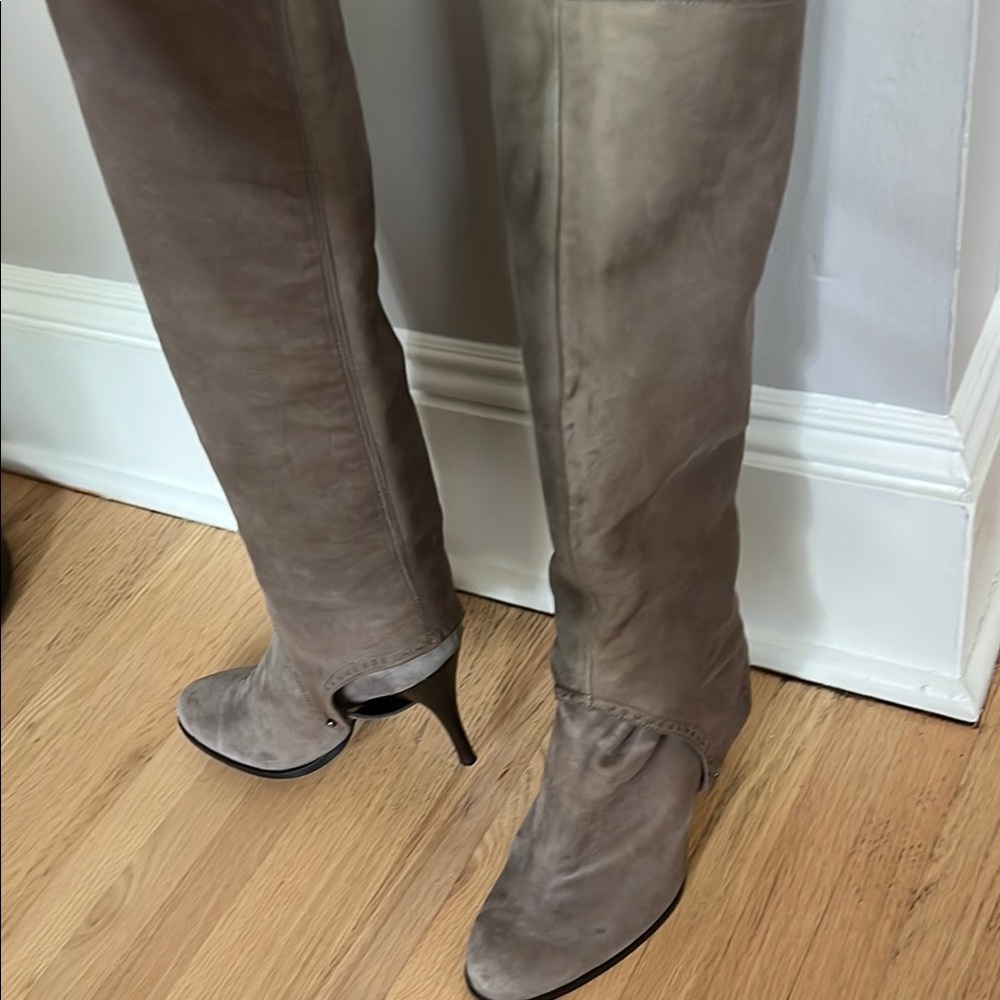 Vintage Patrizia Pepe Italian grey leather boot